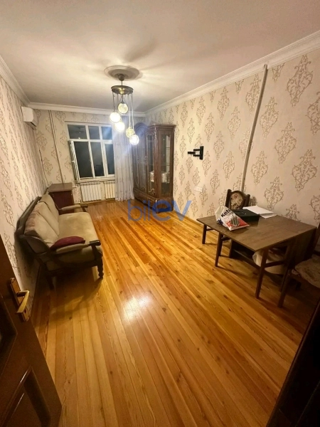Aylıq Kirayə 2 otaqlı Köhnə Tikili bina evi  60m², Bakı