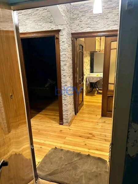 Aylıq Kirayə 2 otaqlı Köhnə Tikili bina evi  60m², Bakı