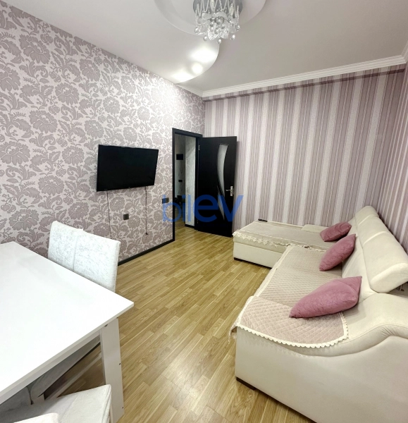 Aylıq Kirayə 3 otaqlı Yeni Tikili bina evi  100m², Bakı
