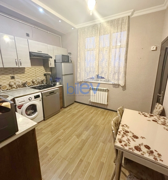 Aylıq Kirayə 3 otaqlı Yeni Tikili bina evi  100m², Bakı