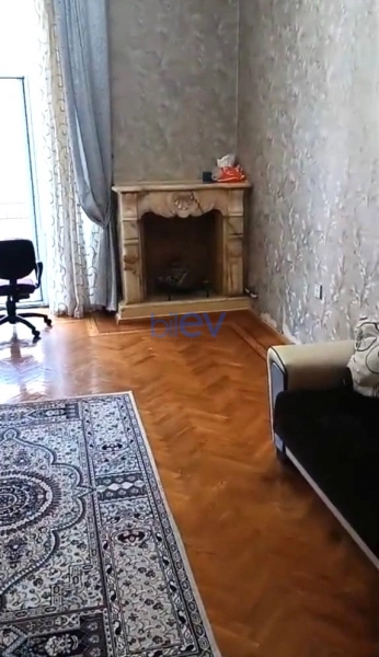 Aylıq Kirayə 2 otaqlı Köhnə Tikili bina evi  86m², Bakı