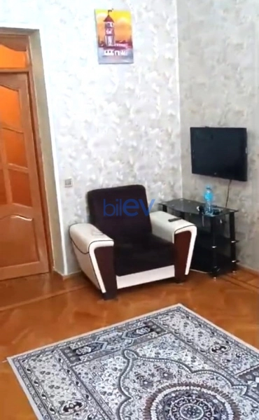 Aylıq Kirayə 2 otaqlı Köhnə Tikili bina evi  86m², Bakı