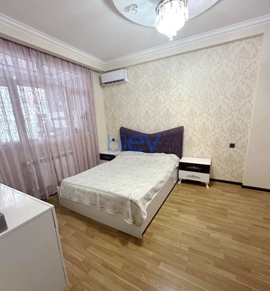 Aylıq Kirayə 3 otaqlı Yeni Tikili bina evi  100m², Bakı