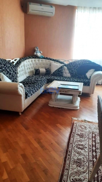 Aylıq Kirayə 3 otaqlı Yeni Tikili bina evi  190m², Bakı