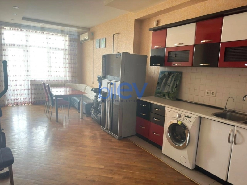 Aylıq Kirayə 3 otaqlı Yeni Tikili bina evi  190m², Bakı