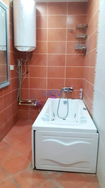 Aylıq Kirayə 3 otaqlı Yeni Tikili bina evi  190m², Bakı