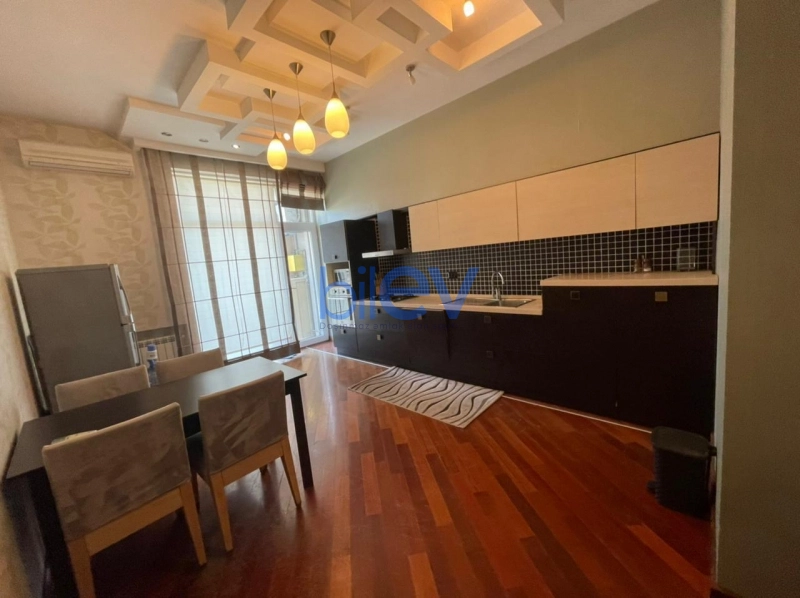 Aylıq Kirayə 2 otaqlı Yeni Tikili bina evi  110m², Bakı