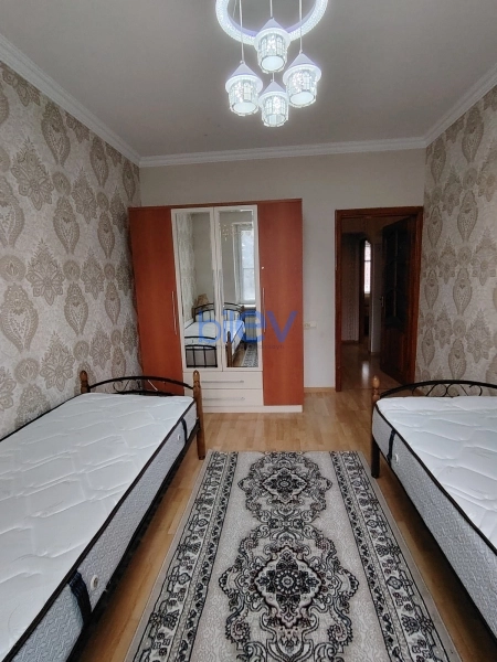 Aylıq Kirayə 3 otaqlı Köhnə Tikili bina evi  80m², Bakı