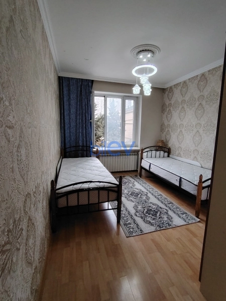Aylıq Kirayə 3 otaqlı Köhnə Tikili bina evi  80m², Bakı