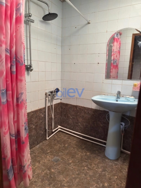 Aylıq Kirayə 3 otaqlı Köhnə Tikili bina evi  75m², Bakı