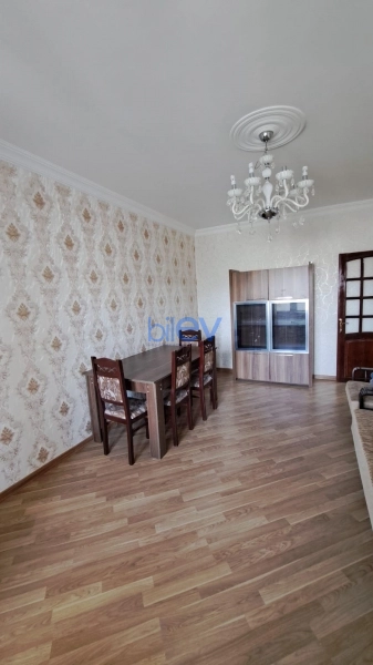 Aylıq Kirayə 3 otaqlı Köhnə Tikili bina evi  65m², Bakı