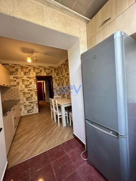 Aylıq Kirayə 3 otaqlı Köhnə Tikili bina evi  65m², Bakı