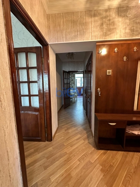 Aylıq Kirayə 3 otaqlı Köhnə Tikili bina evi  65m², Bakı