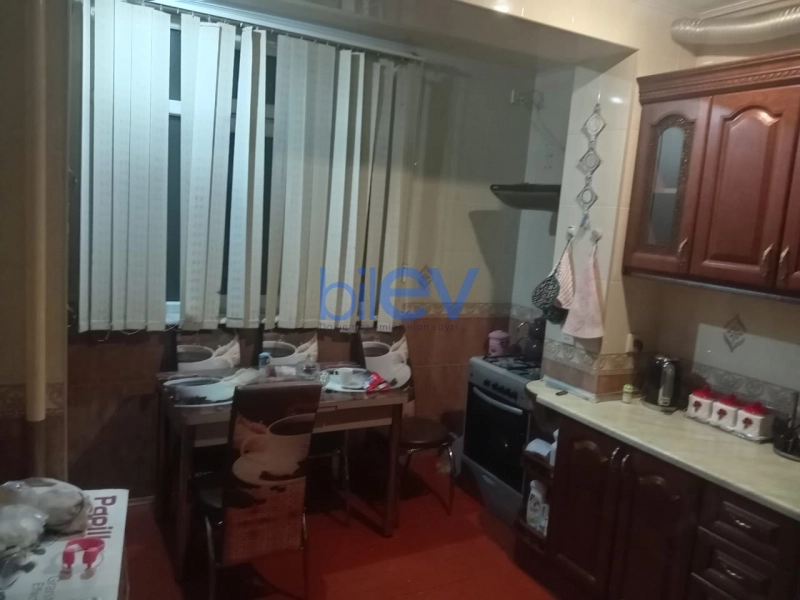 Aylıq Kirayə 3 otaqlı Köhnə Tikili bina evi  74m², Bakı