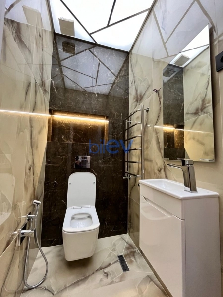 Aylıq Kirayə 2 otaqlı Yeni Tikili bina evi  90m², Bakı