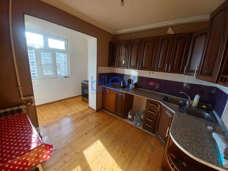 Aylıq Kirayə 3 otaqlı Köhnə Tikili bina evi  80m², Bakı