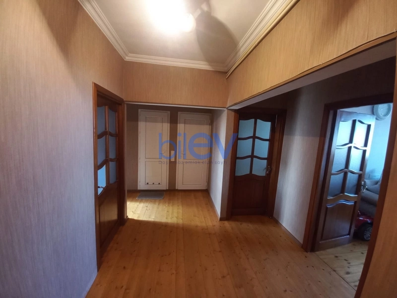 Aylıq Kirayə 3 otaqlı Köhnə Tikili bina evi  80m², Bakı