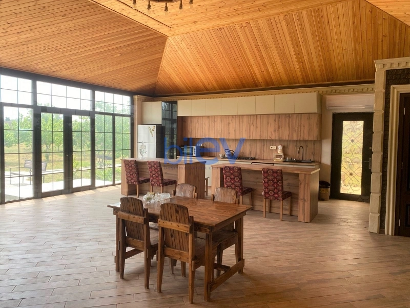 Aylıq Kirayə 5 otaqlı Həyət evi  352m², Bakı