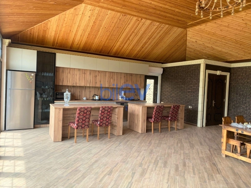 Aylıq Kirayə 5 otaqlı Həyət evi  352m², Bakı