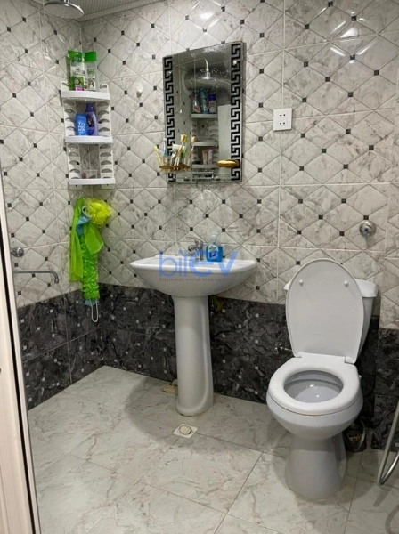Aylıq Kirayə 2 otaqlı Köhnə Tikili bina evi  60m², Bakı