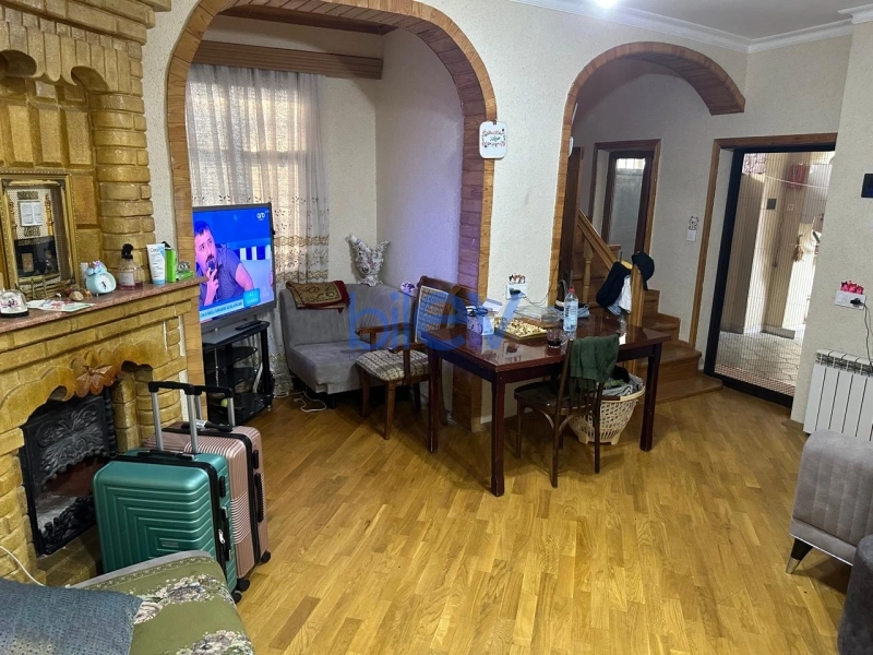 Aylıq Kirayə 4 otaqlı Həyət evi  80m², Bakı