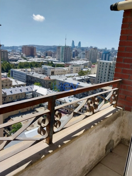 Aylıq Kirayə 2 otaqlı Yeni Tikili bina evi  78m², Bakı