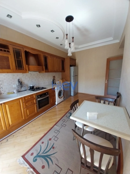 Aylıq Kirayə 2 otaqlı Yeni Tikili bina evi  78m², Bakı