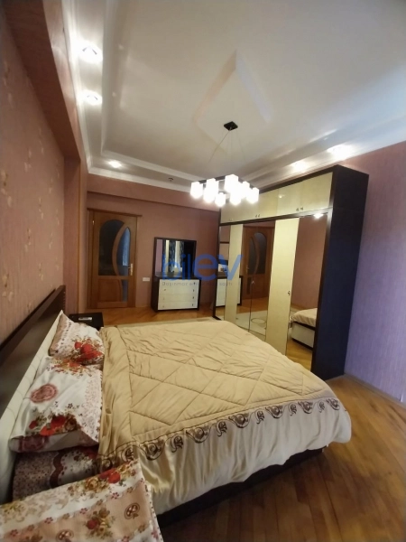 Aylıq Kirayə 2 otaqlı Yeni Tikili bina evi  78m², Bakı
