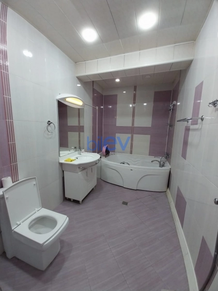 Aylıq Kirayə 2 otaqlı Yeni Tikili bina evi  78m², Bakı
