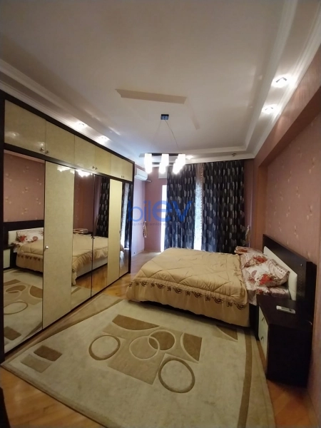 Aylıq Kirayə 2 otaqlı Yeni Tikili bina evi  78m², Bakı