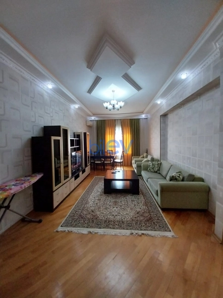 Aylıq Kirayə 2 otaqlı Yeni Tikili bina evi  78m², Bakı