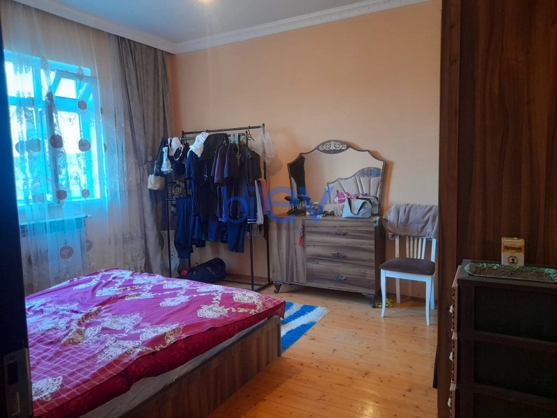 Satış 4 otaqlı Həyət evi  3m², Bakı