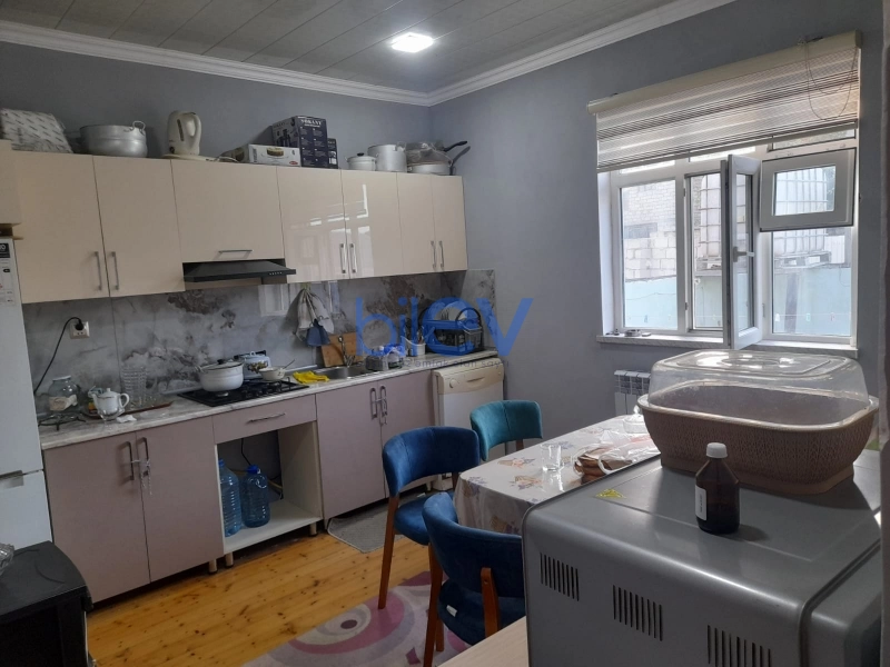 Satış 4 otaqlı Həyət evi  3m², Bakı