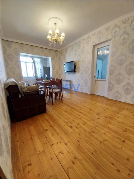 Aylıq Kirayə 2 otaqlı Köhnə Tikili bina evi  55m², Bakı