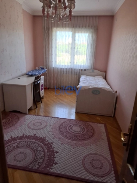 Aylıq Kirayə 3 otaqlı Yeni Tikili bina evi  130m², Bakı