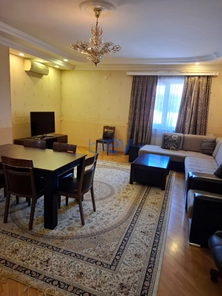 Aylıq Kirayə 3 otaqlı Yeni Tikili bina evi  130m², Bakı