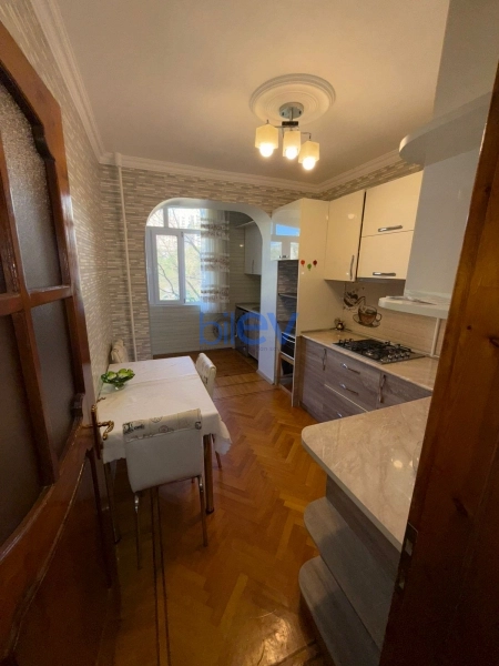 Aylıq Kirayə 2 otaqlı Köhnə Tikili bina evi  50m², Bakı