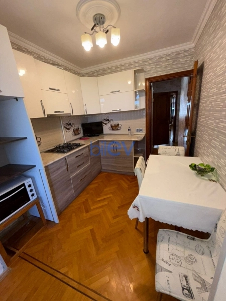 Aylıq Kirayə 2 otaqlı Köhnə Tikili bina evi  50m², Bakı