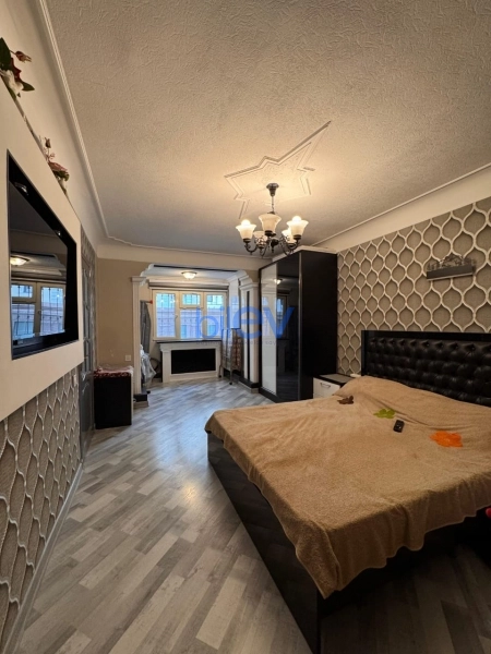 Satış 3 otaqlı Köhnə Tikili bina evi  80m², Bakı