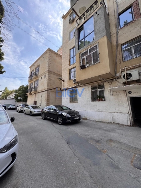 Satış 3 otaqlı Köhnə Tikili bina evi  80m², Bakı