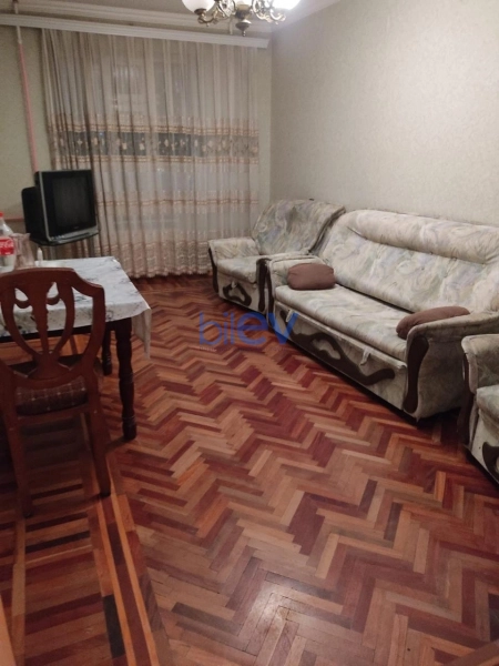 Aylıq Kirayə 5 otaqlı Köhnə Tikili bina evi  110m², Bakı
