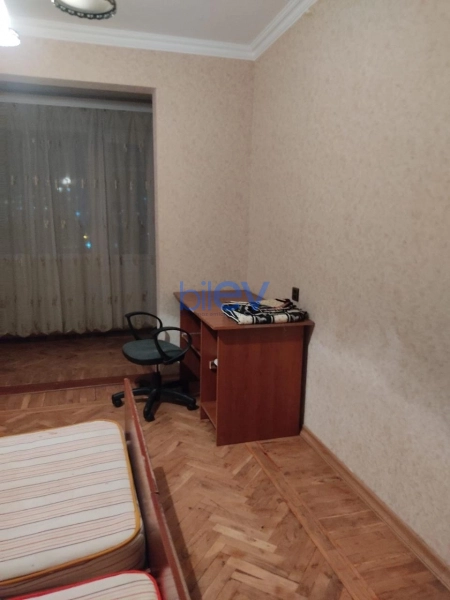 Aylıq Kirayə 5 otaqlı Köhnə Tikili bina evi  110m², Bakı