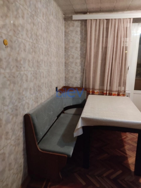 Aylıq Kirayə 5 otaqlı Köhnə Tikili bina evi  110m², Bakı