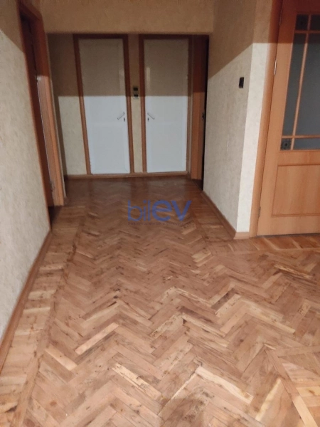 Aylıq Kirayə 5 otaqlı Köhnə Tikili bina evi  110m², Bakı