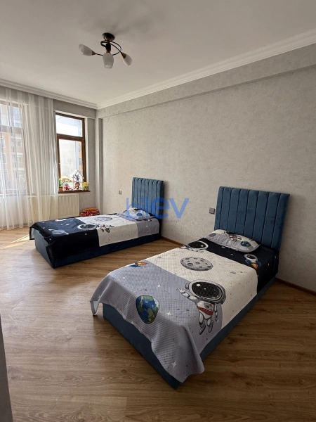 Satış 3 otaqlı Yeni Tikili bina evi  121m², Bakı