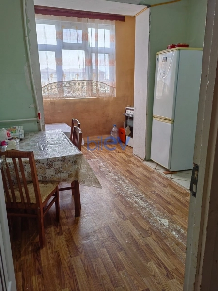 Satış 4 otaqlı Köhnə Tikili bina evi  83m², Bakı