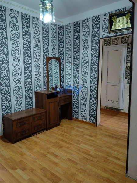 Satış 4 otaqlı Köhnə Tikili bina evi  83m², Bakı