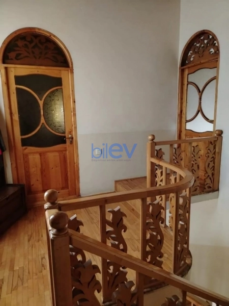 Satış 8 otaqlı Həyət evi  360m², Bakı