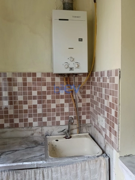 Aylıq Kirayə 2 otaqlı Köhnə Tikili bina evi  60m², Bakı