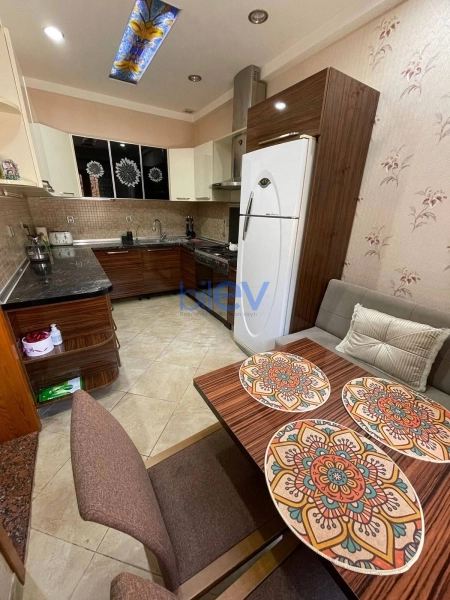 Satış 6 otaqlı Həyət evi  250m², Bakı